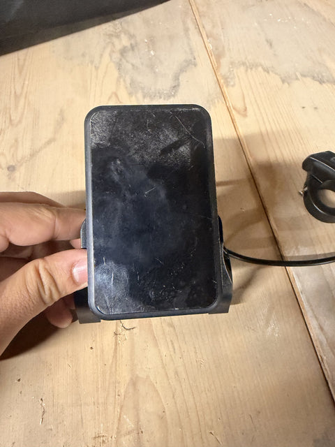 Gebruikt display 7Go EB2 – exemplaar A, krassen, met beugel